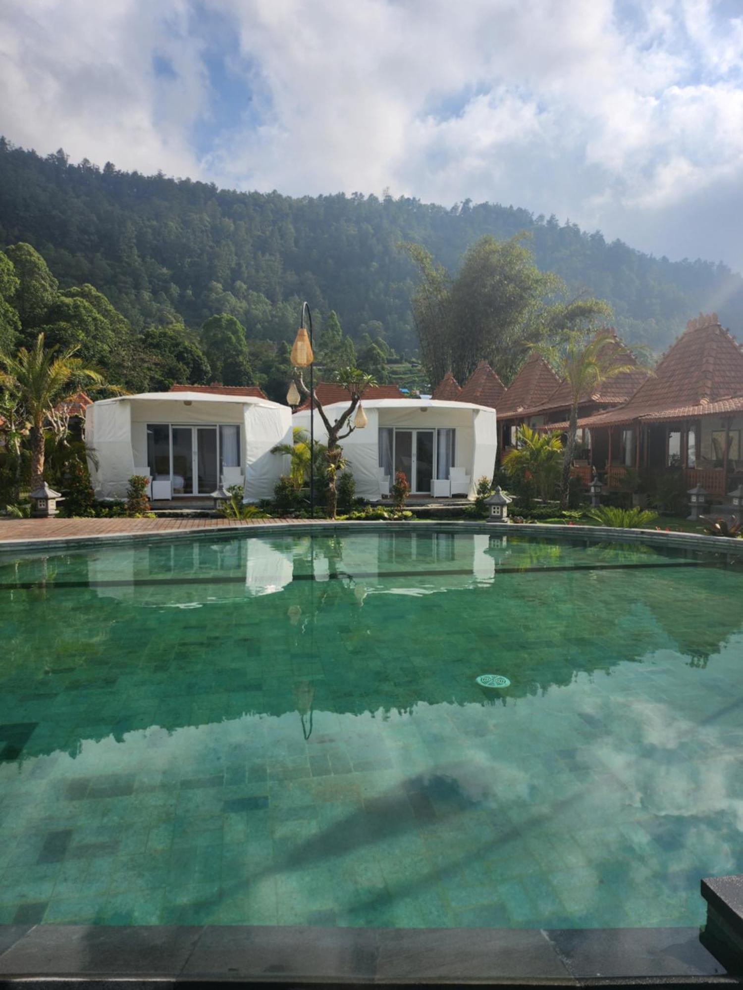 Starlake Villa & Glamping Kubupenlokan Exterior photo